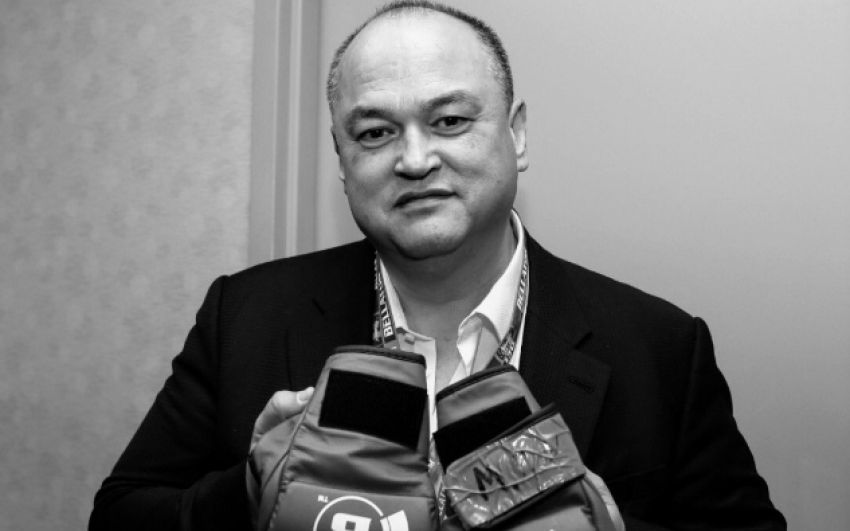 Федор Емельяненко подарил Скотту Кокеру свои перчатки