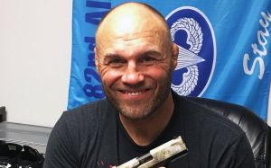 Рэнди Кутюр: "МакГрегор будет защищен актом Али, который даёт многим боксерам преимущества"