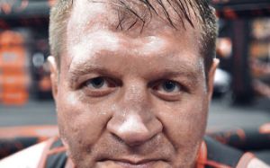 Чемпион AMC Fight Nights - о бое Емельяненко с Сантосом: "У меня ощущение, что Саша реально влипнет"