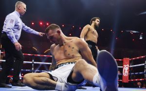 Мозес Итаума уничтожил Дэмпси Маккина в первом раунде