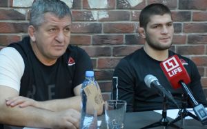 Отец и тренер Хабиба Нурмагомедова поблагодарил Фергюсона и извинился перед болельщиками