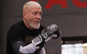 "Александр позволил себе чуть расслабиться": менеджер Емельяненко прокомментировал инцидент возле московского ТЦ