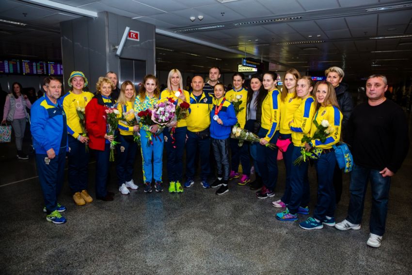 Женская сборная Украины вернулась в Киев после выступления на чемпионате мира по боксу