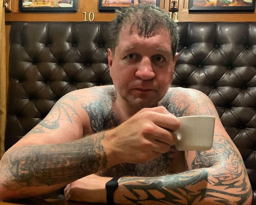 Александр Емельяненко: "По-моему, я подписал контракт на избиение Минеева"