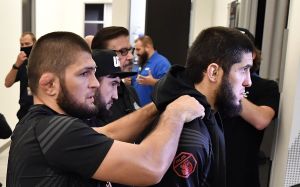 Энтони Смит сравнил стили Ислама Махачева и Хабиба Нурмагомедова