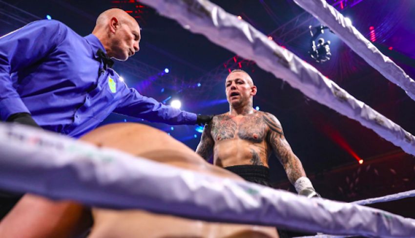 Экс-боец UFC Росс Пирсон оформил нокаут в своем дебюте в боксе