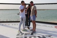 Битва взглядов Роберта Уиттакера и Даррена Тилла перед UFC on ESPN 14