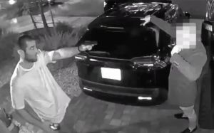 Видео: Шон Стриклэнд задержал "опасного преступника" у своего дома