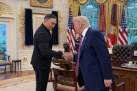 Александр Усик встретился с Дональдом Трампом