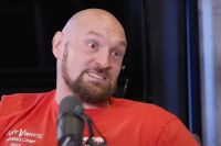 Тайсон Фьюри записал видео с секс-куклой, на которую надел маску Усика: "Его будут трахать"