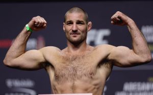 Российский боец UFC Тюлюлин попросил Стриклэнда не говорить о войне против Украины: "На такие вещи шутить не надо"
