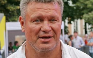 Олег Тактаров: "Поражение Шлеменко было ожидаемым из-за отсутствия концентрации"
