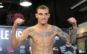 UFC 223: Ренато Мойкано победил Келвина Каттара