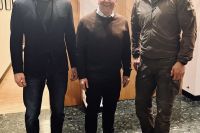 Братья Кличко поприветствовали министра обороны Германии в Киеве