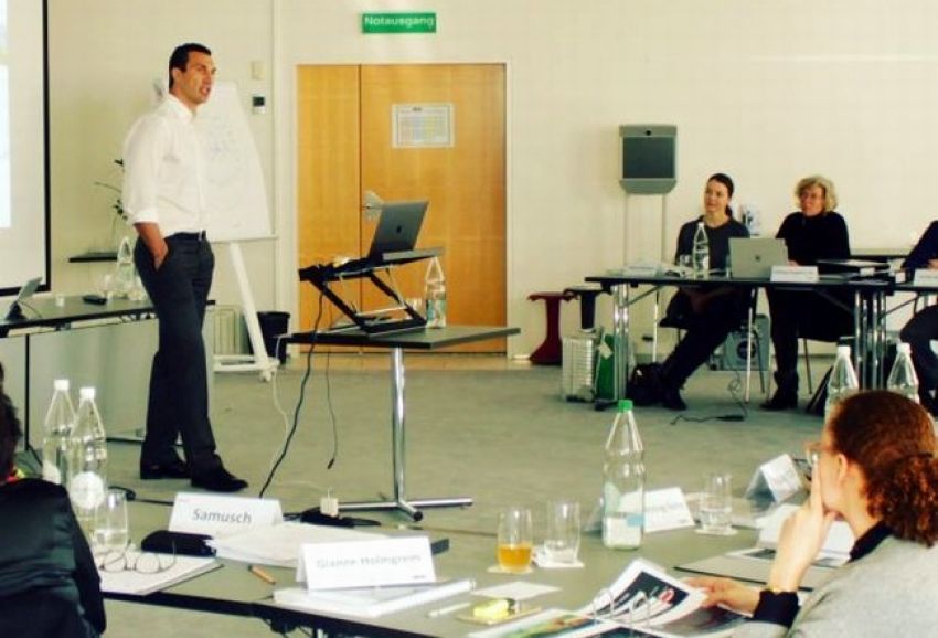  Владимир Кличко читает лекцию в швейцарском университете