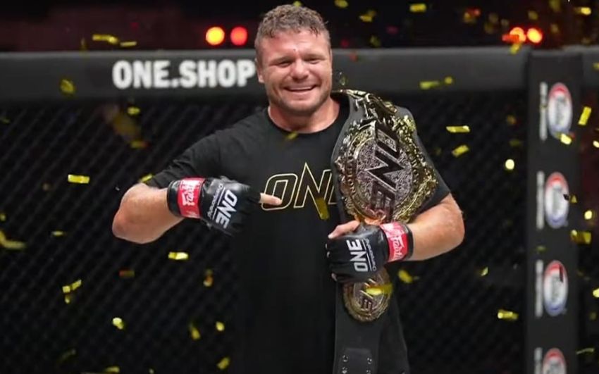 Анатолий Малыхин нокаутировал Грищенко, завоевав временный титул ONE Championship в тяжелом весе