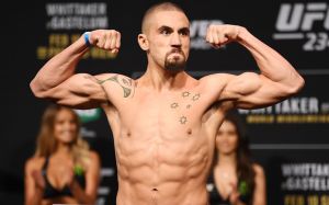 Ставки UFC: Роберт Уиттакер является фаворитом боя с Исраэлем Адесаньей
