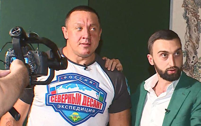 Александр Емельяненко рассек бровь Кокляеву во время их первой очной ставки