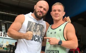 Российский боец Петр Ян завтра подпишет контракт с UFC