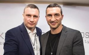 Александр Емельяненко о братьях Кличко: "Им специально привозили пушечное мясо"