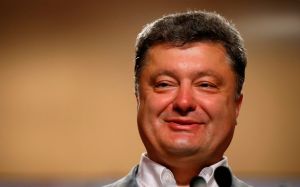 Порошенко назвал Усика символом "украинской борьбы"