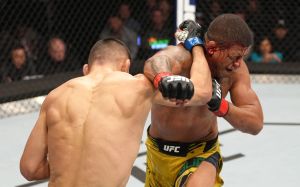 Дана Уайт прокомментировал победу Чимаева над Бернсом на UFC 273