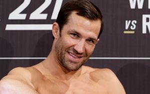 Люк Рокхолд: "Я буду иметь Смита с начала и до конца нашего боя"