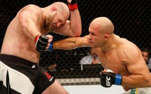 Джуниор дос Сантос твердо убежден, что снова будет чемпионом UFC 