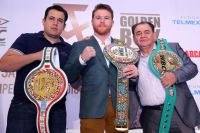 Сауль Альварес на торжественной церемонии получил пояс WBC