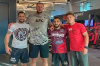 Вартанян тренируется вместе с Волковым в зале UFC