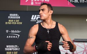Тони Фергюсон раскритиковал руководство UFC: "Вы ведете себя, как чертовы торговцы наркотиками"