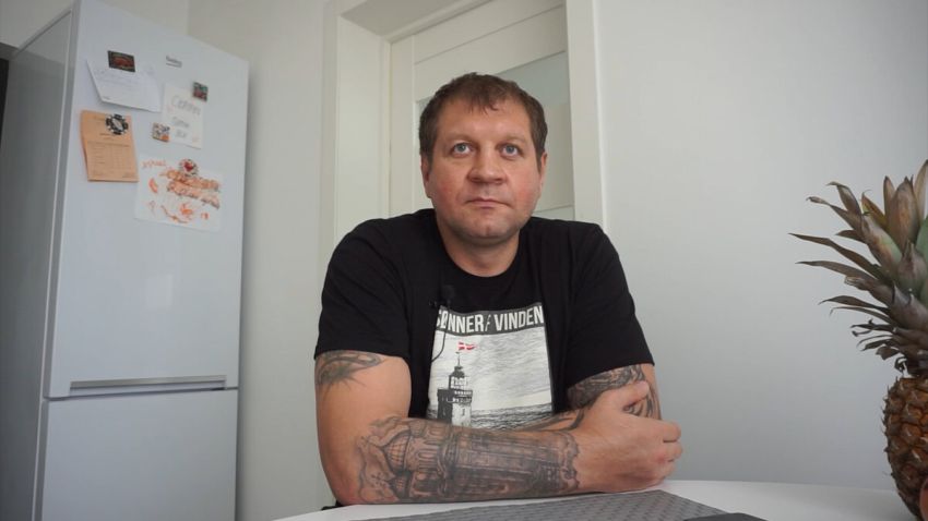 "Элита, депутаты, чемпионы мира". Врач рассказал, кто посещает Емельяненко во время реабилитации