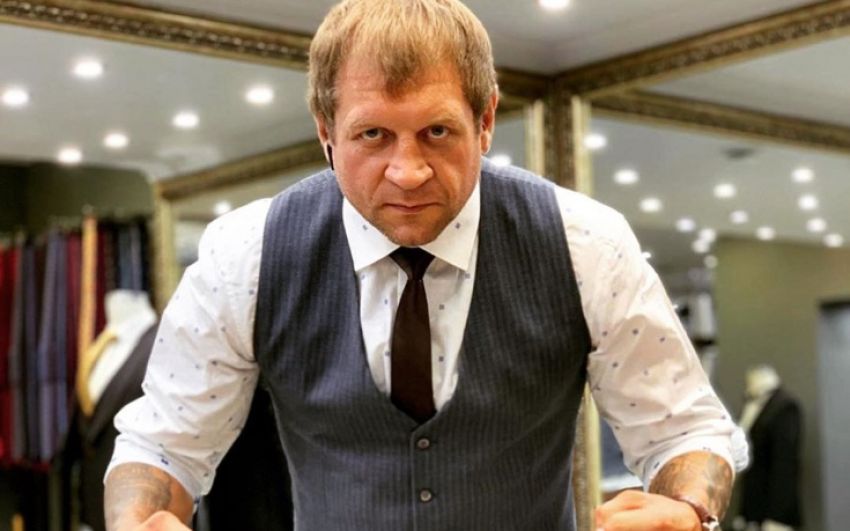 Александр Емельяненко рассказал, сколько раз он сейчас отжимается в течение дня