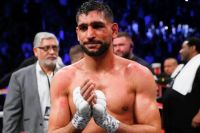 Амир Хан ответил, что сожалеет о бое против Канело: "Это уничтожило меня"