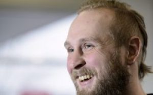 «Кошмарный» Роберт Хелениус вновь завоевал евротитул