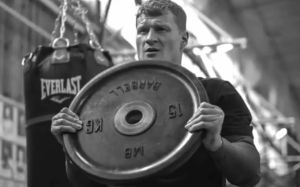 Александр Поветкин рассказал, сколько жмет от груди