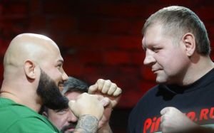 Александр Емельяненко не уверен, что подерется с Джиганом: "Есть договоренности, но конкретики никакой нет"