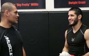 Ислам Махачев: "Кейн Веласкес был одним из моих любимых бойцов в UFC"