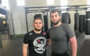 Хабиб Нурмагомедов провёл тренировку в «Центре Прогресса бокса»