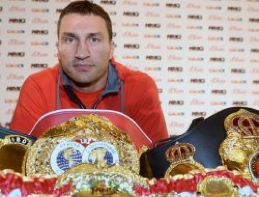 Команды Кличко и Джошуа не могут подписать контракт из-за WBA