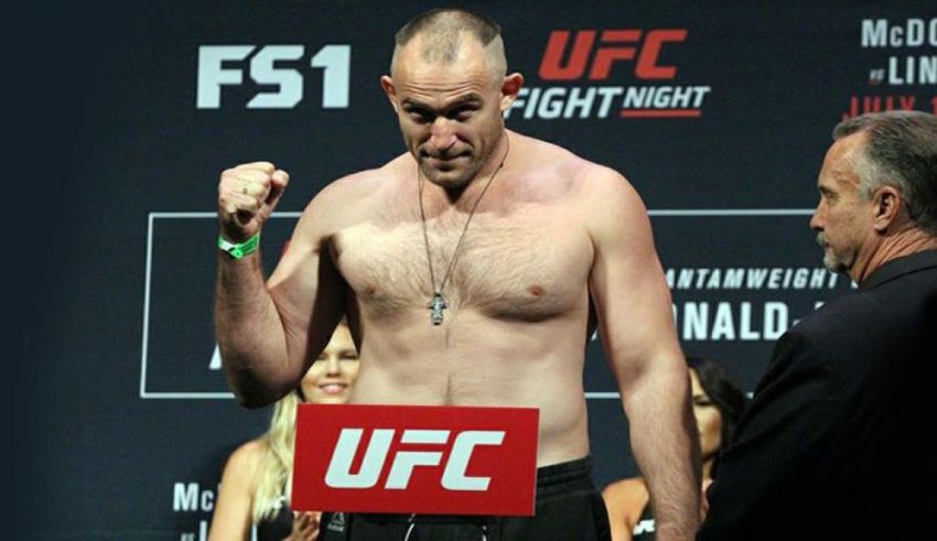 UFC 224: Алексей Олейник победил Джуниора Альбини удушающим
