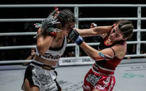 Видео боя Стамп Фаиртекс - Альма Джунику ONE Championship: Legendary Quest