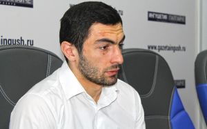 Иса Чаниев поборется за вакантный титул IBF с Ричардом Комми 2 февраля в Далласе
