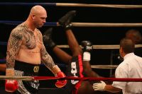 Браун вынудил WBA дать добро на бой за вакантный титул с Окендо
