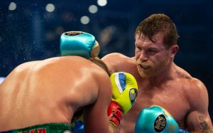 Брэдли: "Канело преобразился с переходом во второй средний вес"