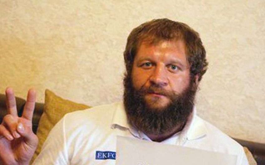 Емельяненко о скандале во Внуково: Пацаны, ну хорош, соседа Витю я встречал!