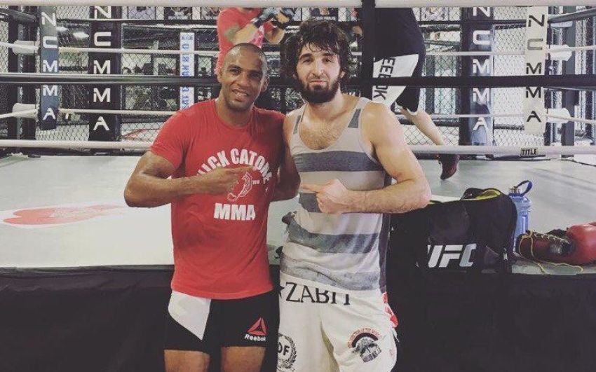 Забит Магомедшарипов подписан в UFC