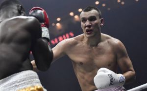 Дмитрий Бивол: "У Власова есть хорошие шансы выиграть у Смита"