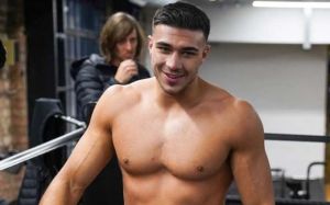 Амир Хан ставит на победу Томми Фьюри в бою с Джейком Полом: "Он выдержал бы удар, нокаутировавший Вудли"