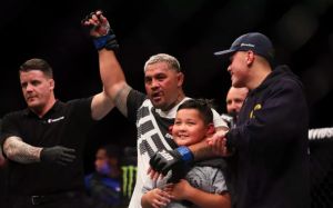 UFC отправила Марка Ханта в Лас-Вегас для прохождения медицинского обследования
